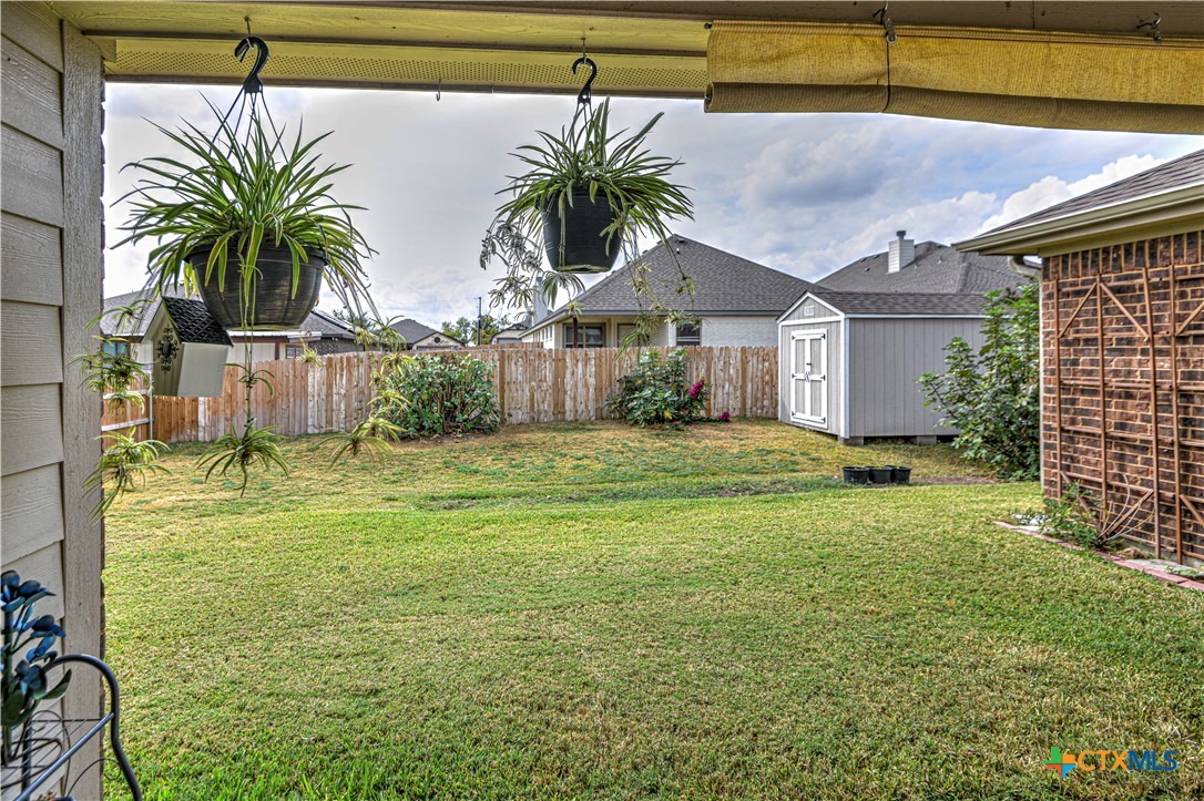 8405 Split Trl Cove Temple, TX 76502 - Photo 30 of 37 a front view of a house with garden