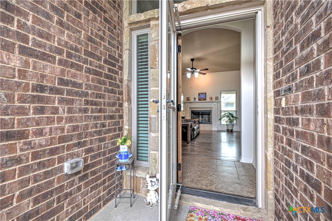8405 Split Trl Cove Temple, TX 76502 - Photo 6 of 37 a view of a bathroom