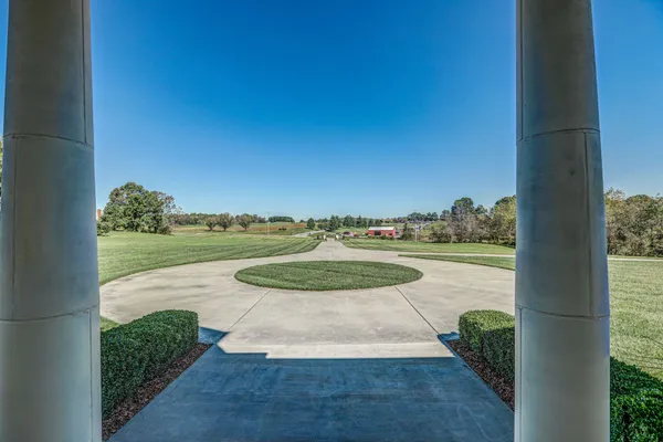 $2,999,999 | 2644 Highway 81 South, Jonesborough, TN 37659