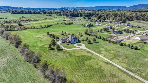 $2,999,999 | 2644 Highway 81 South, Jonesborough, TN 37659