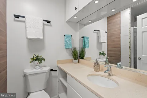 $479,000 | 955 26th Street Northwest, Unit 707, Washington, DC 20037