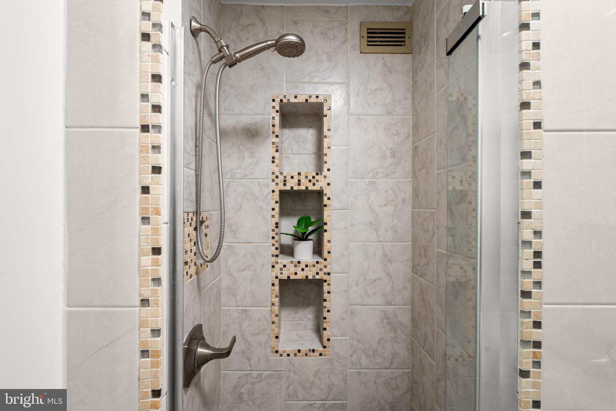955 26th Street Northwest, Unit 707 Washington, DC 20037 - Photo 12 of 26 view of a bathroom