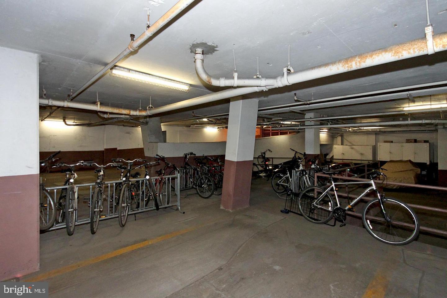 955 26th Street Northwest, Unit 707 Washington, DC 20037 - Photo 16 of 26 a view of a room with gym equipment