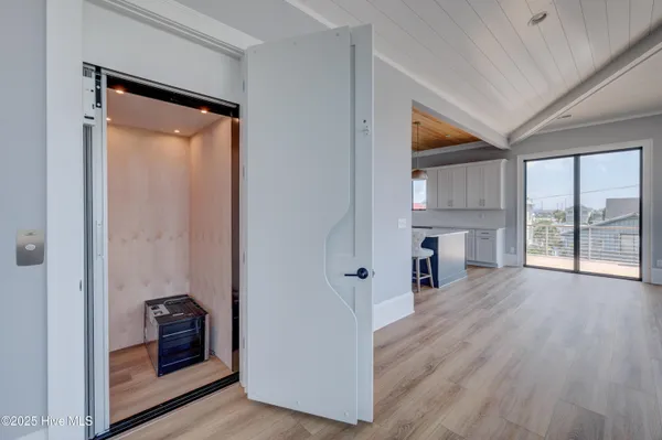 $2,349,000 | 107 Raleigh Avenue, Surf City, NC 28445