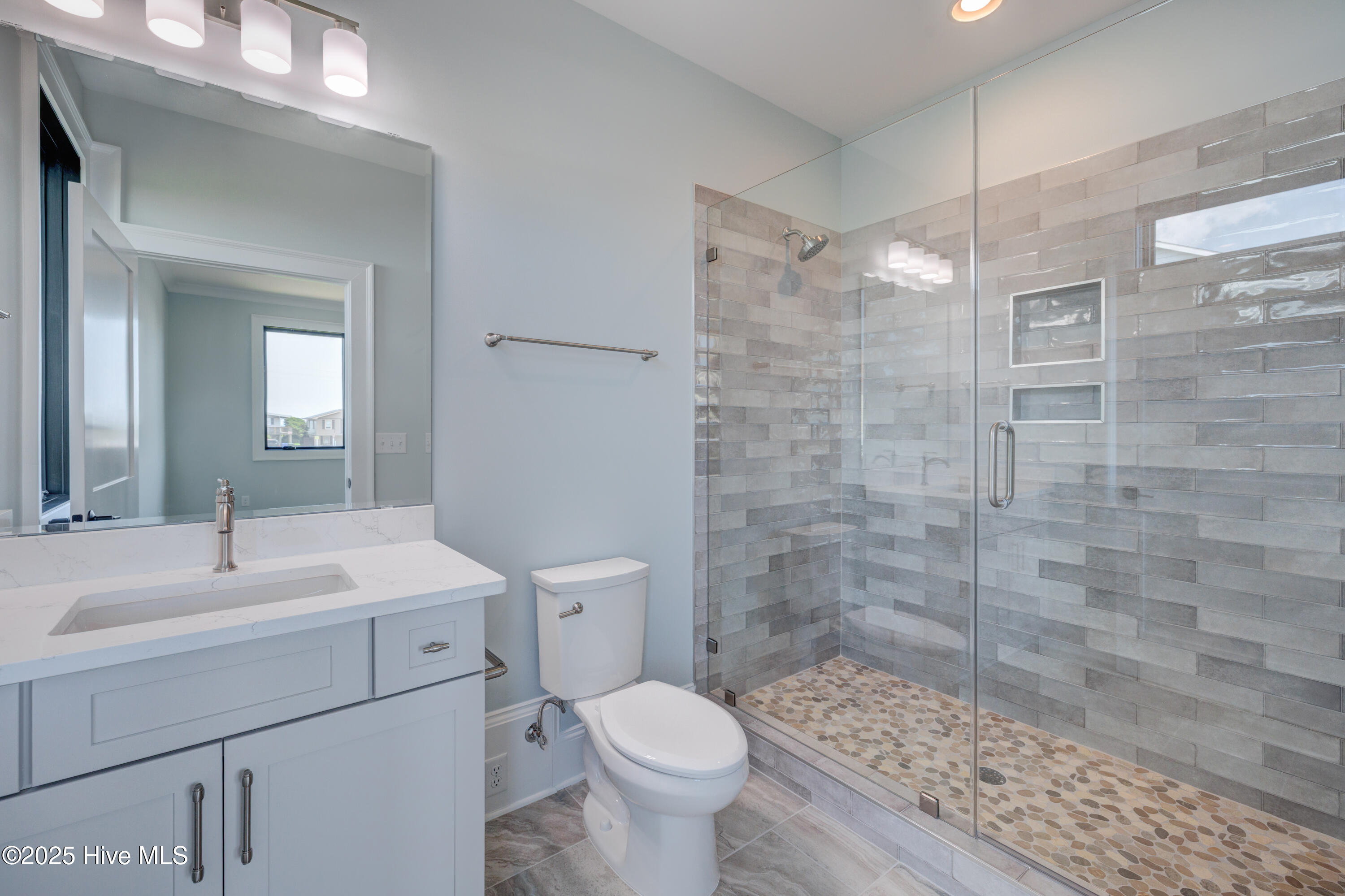 107 Raleigh Avenue Surf City, NC 28445 - Photo 43 of 72 Bedroom 2 bathroom