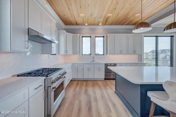 $2,349,000 | 107 Raleigh Avenue, Surf City, NC 28445