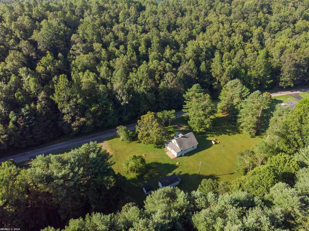 5237 Buffalo Mountain Road Southwest Willis, VA 24380 - Photo 8 of 60 406399-7