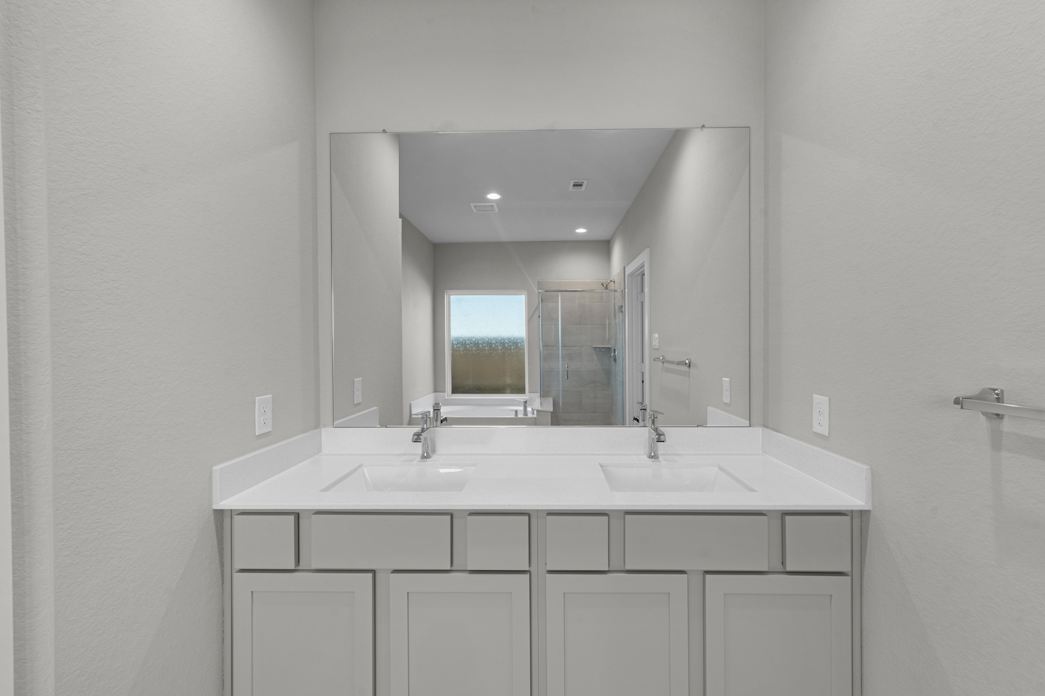 2129 Sunflower View Street Brookshire, TX 77423 - Photo 17 of 29 a bathroom with a sink and a mirror