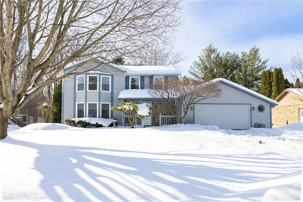 $440,000 | 27 Hillbridge Circle, Greece, NY 14612