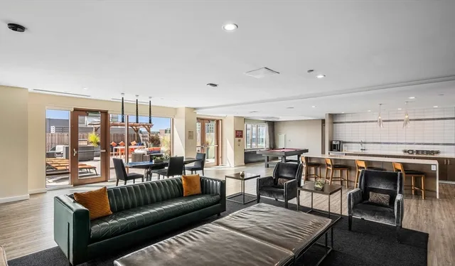 $4,930 | 99 Kneeland Street, Unit 1608, Boston, MA 02111