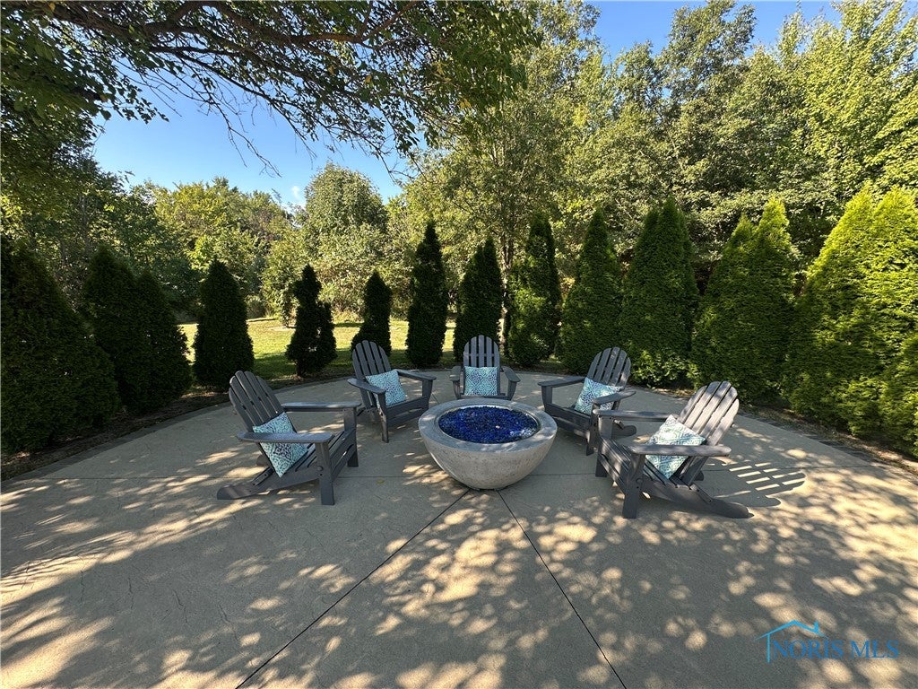 14428 Singer Road Defiance, OH 43512 - Photo 8 of 36 Outdoor Firepit
