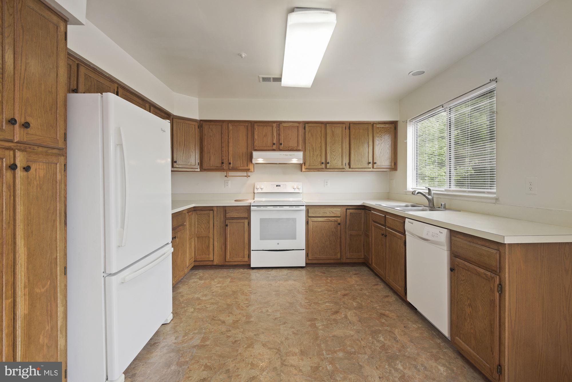 9317 Frensham Court Laurel, MD 20708 - Photo 17 of 31