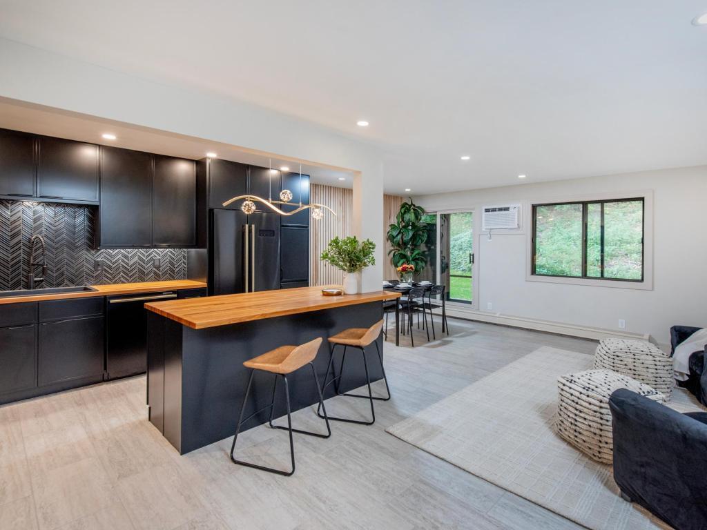 7401 West 101st Street, Unit 111 Bloomington, MN 55438 - Photo 1 of 1