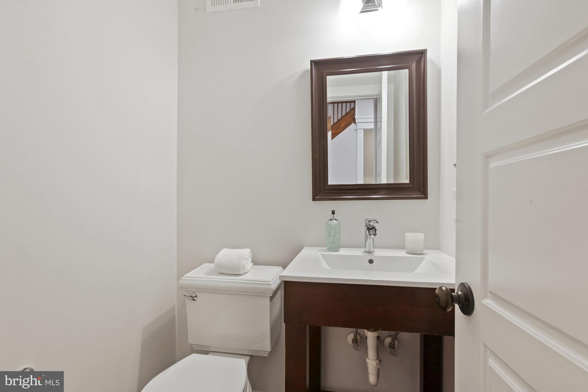1745 D Street Southeast Washington, DC 20003 - Photo 16 of 39