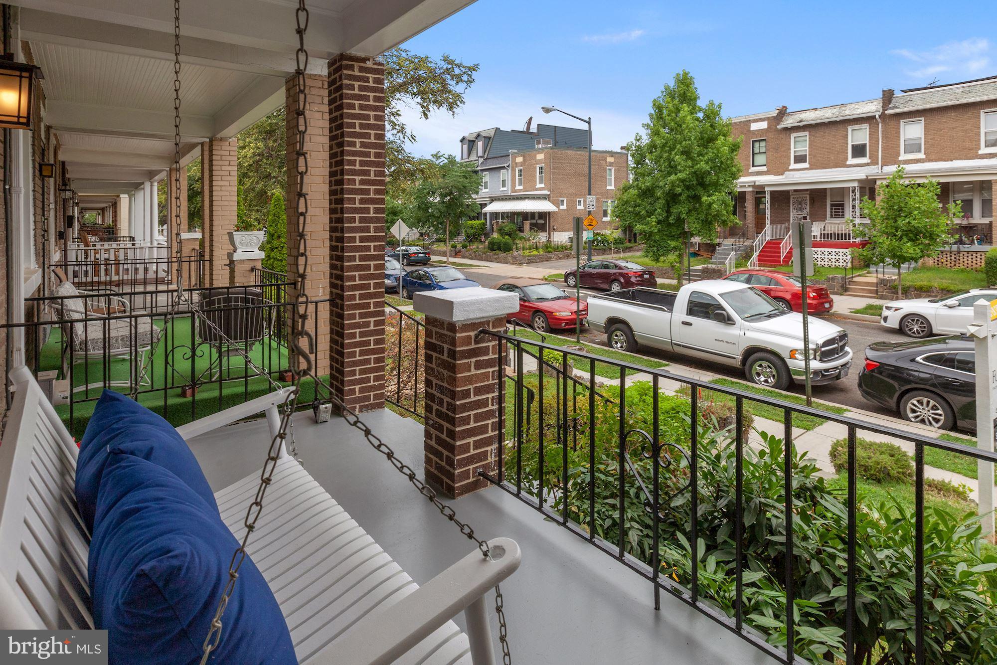 1745 D Street Southeast Washington, DC 20003 - Photo 4 of 39