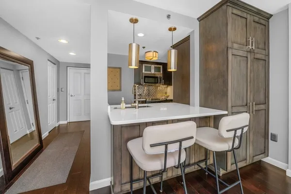 $3,250 | 8-12 Museum Way, Unit 828, Cambridge, MA 02141