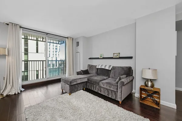 $3,250 | 8-12 Museum Way, Unit 828, Cambridge, MA 02141