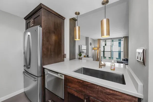 $3,250 | 8-12 Museum Way, Unit 828, Cambridge, MA 02141