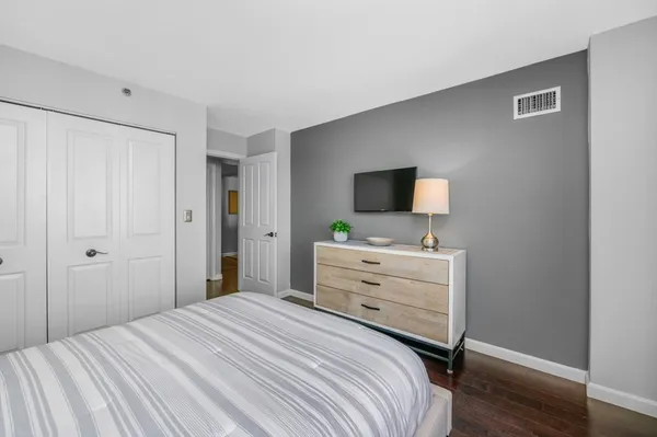 $3,250 | 8-12 Museum Way, Unit 828, Cambridge, MA 02141