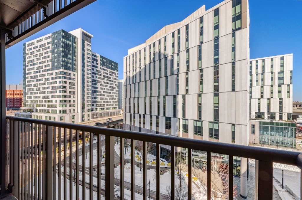 8-12 Museum Way, Unit 828 Cambridge, MA 02141 - Photo 10 of 13 a view of balcony with city view