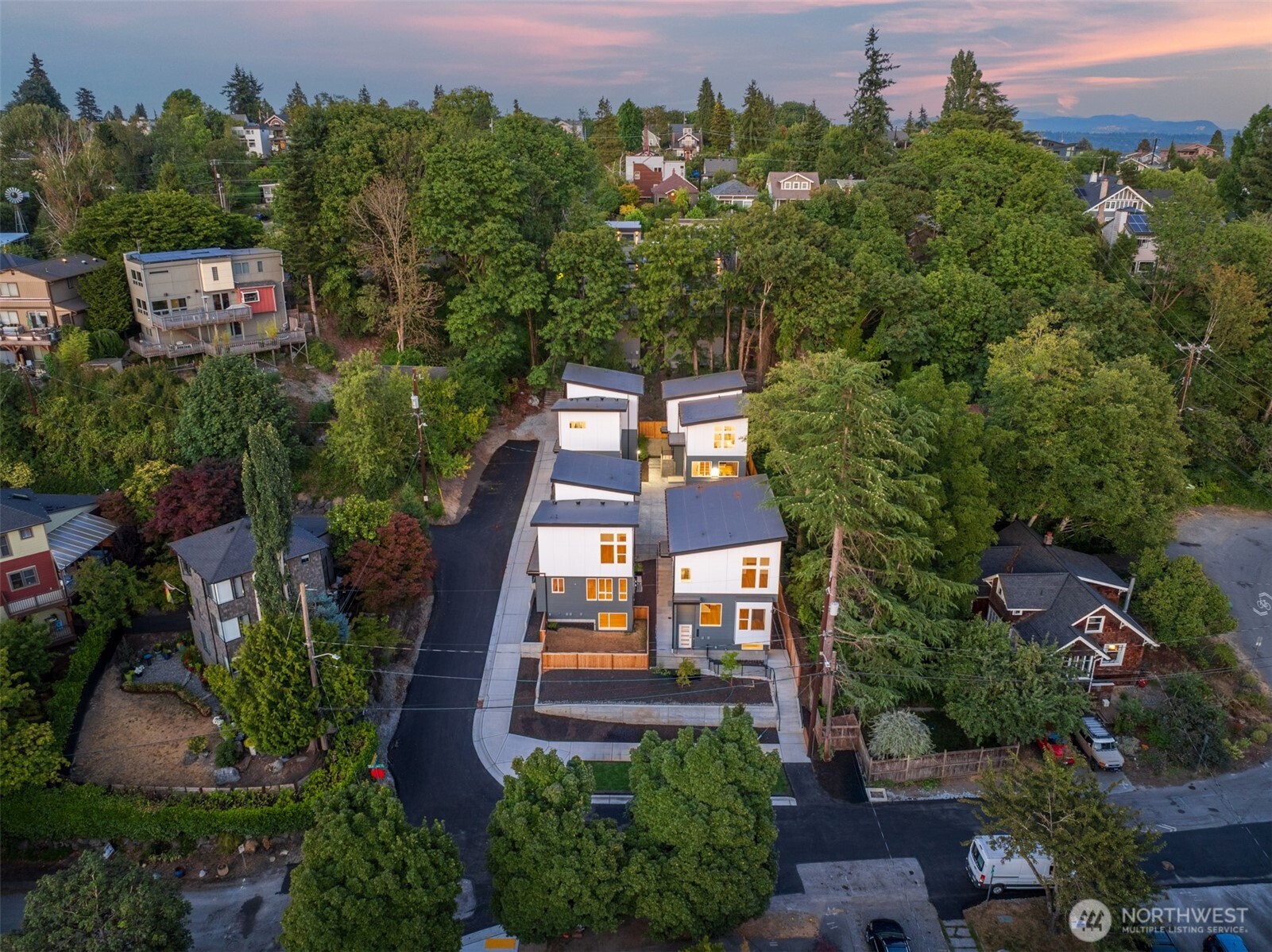 2809 South Grand Street Seattle, WA 98144 - Photo 1 of 28