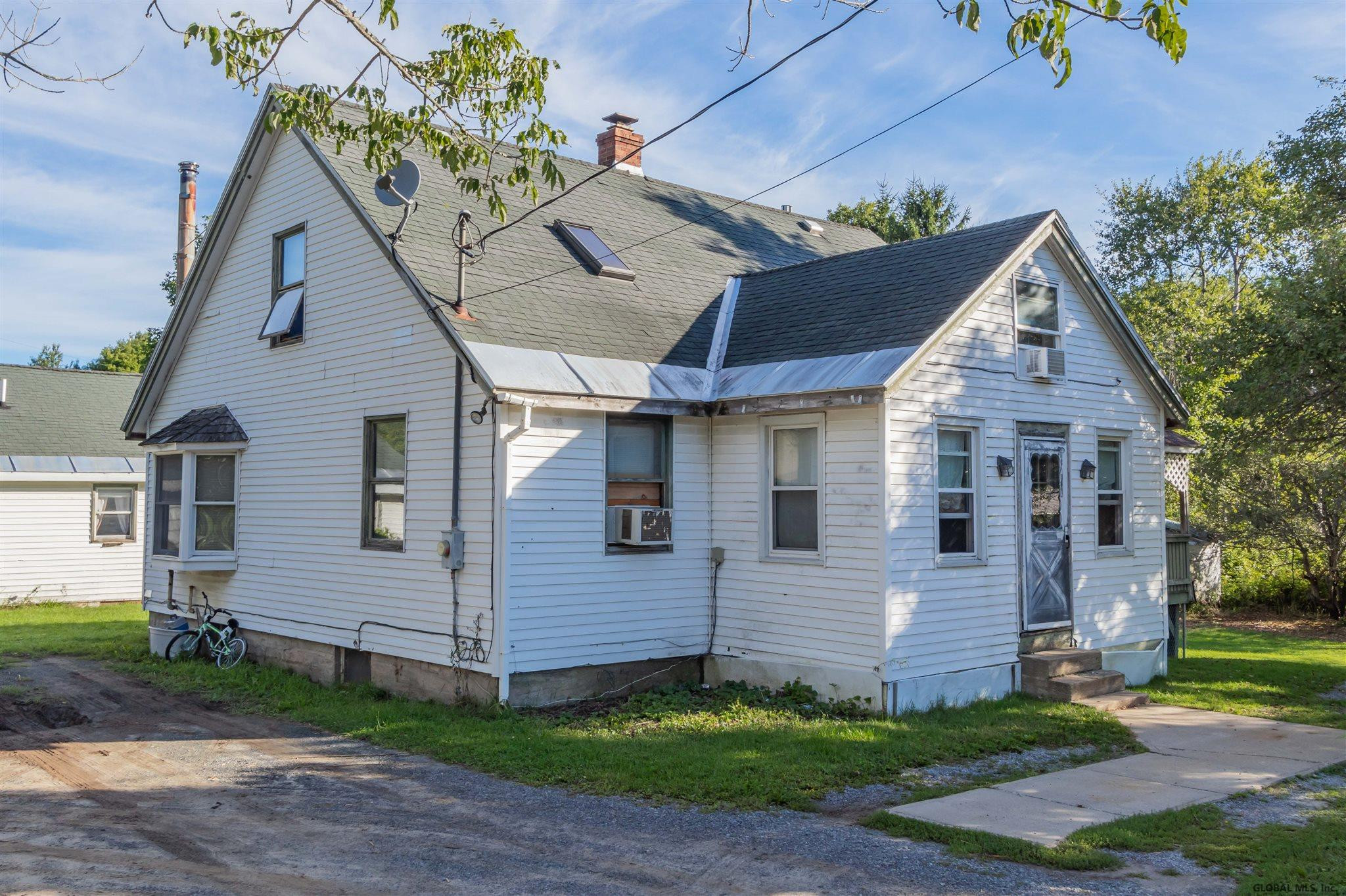 141 Old State Road Broadalbin, NY 12025 - Photo 1 of 44 Photo 1