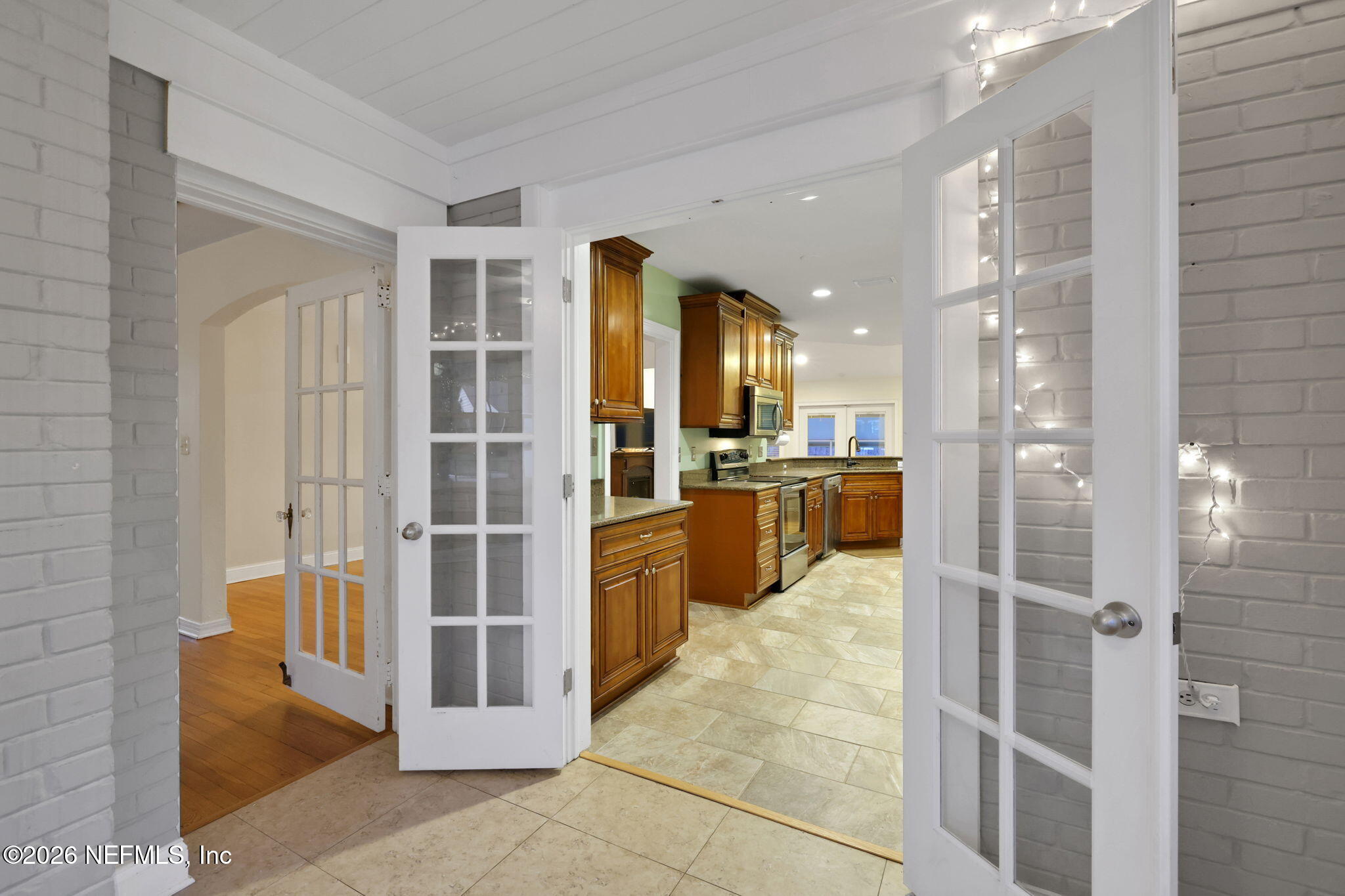 1536 Harbor Oaks Road Jacksonville, FL 32207 - Photo 6 of 23 Flex Room/Kitchen