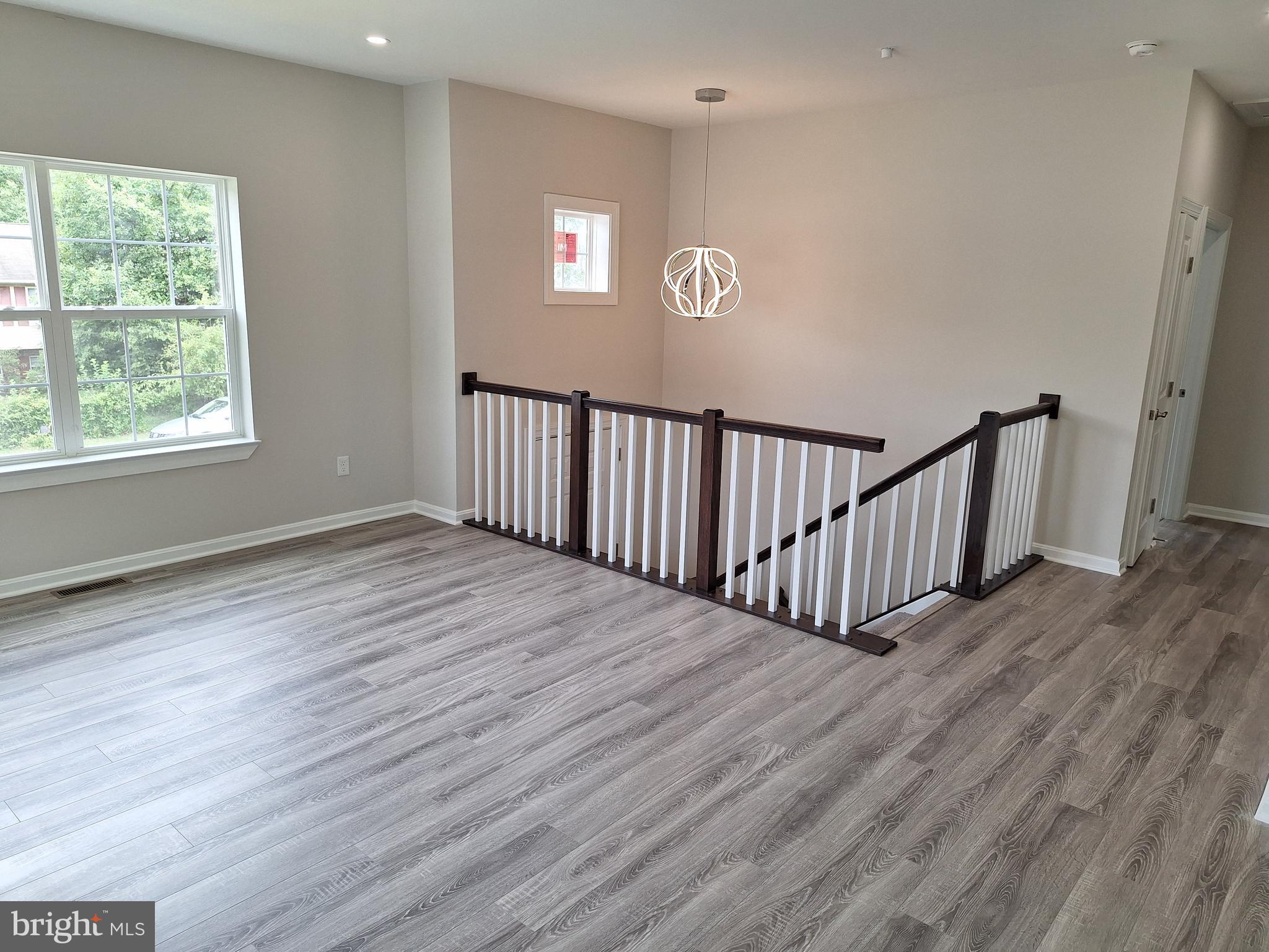 10109 Ridge Street Lanham, MD 20706 - Photo 2 of 15 Living Room