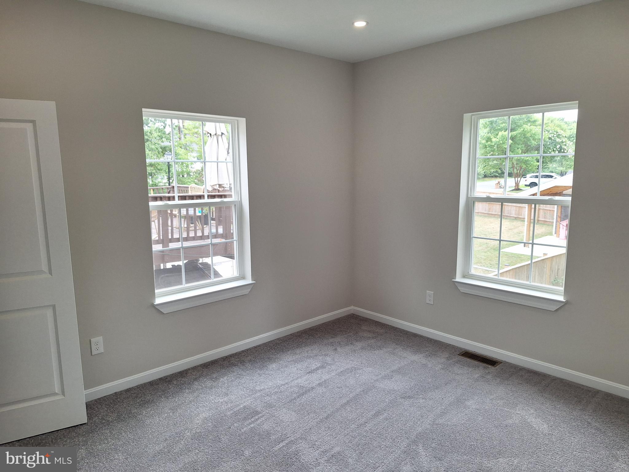 10109 Ridge Street Lanham, MD 20706 - Photo 7 of 15 Primary Bedroom