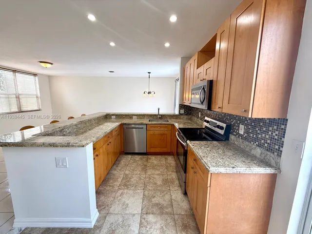 $3,350 | 1355 Northwest 154th Lane, Unit 1355, Pembroke Pines, FL 33028