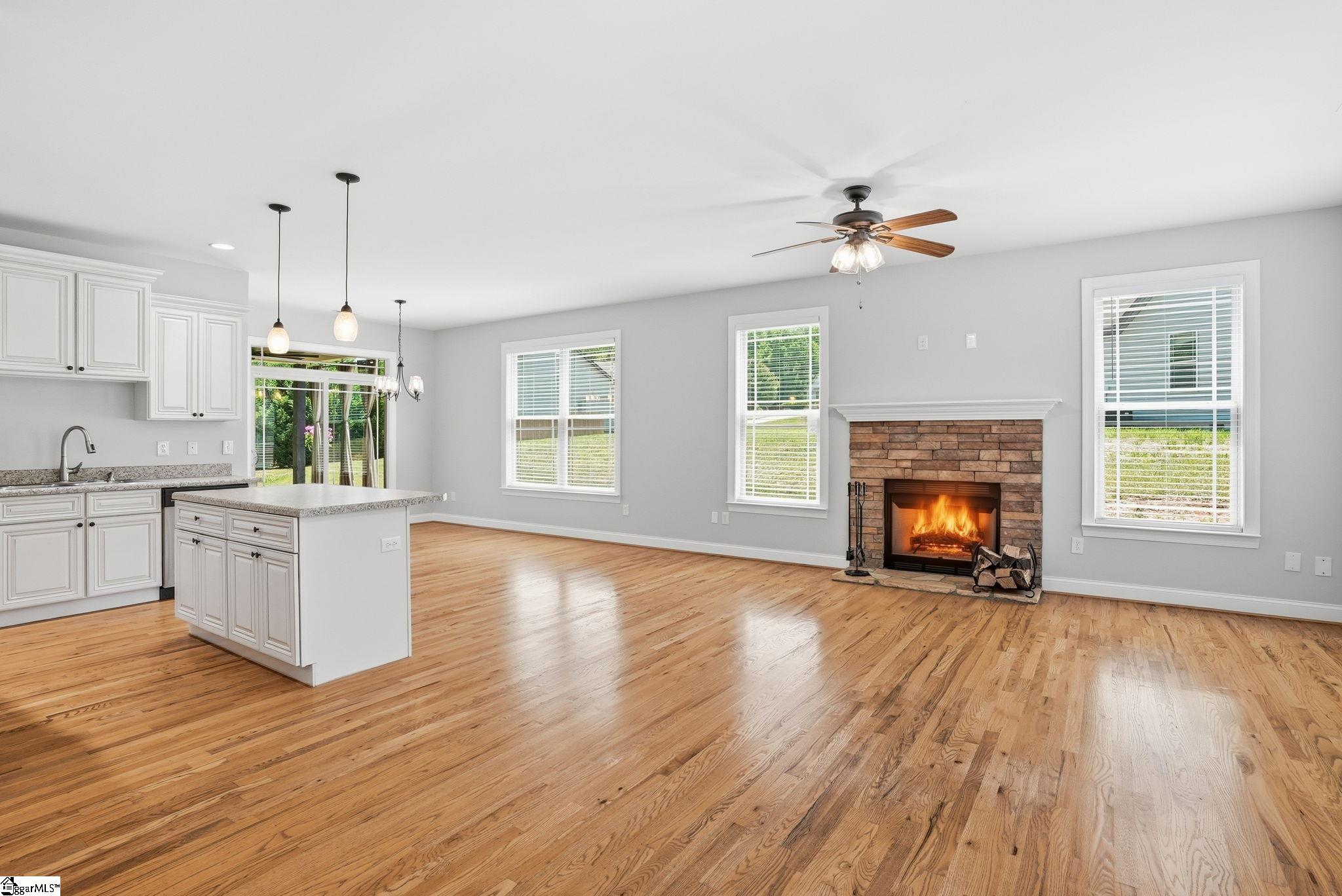 44 CrossLand Way Greer, SC 29651 - Photo 4 of 38