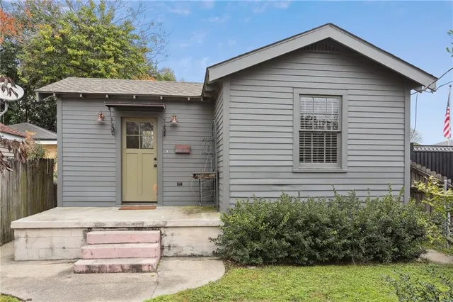 $1,750 | 1113 Dolhonde Street, Gretna, LA 70053