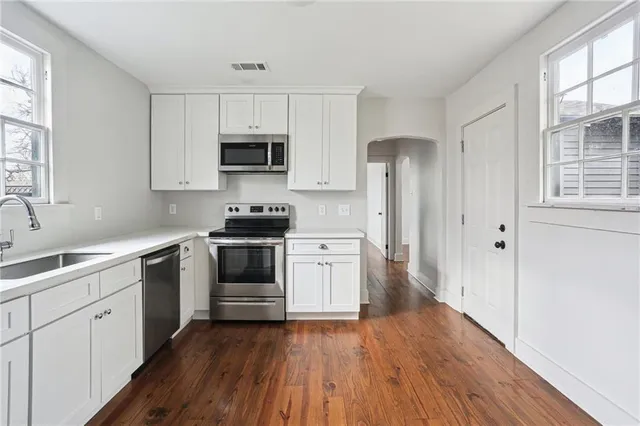 $1,750 | 1113 Dolhonde Street, Gretna, LA 70053