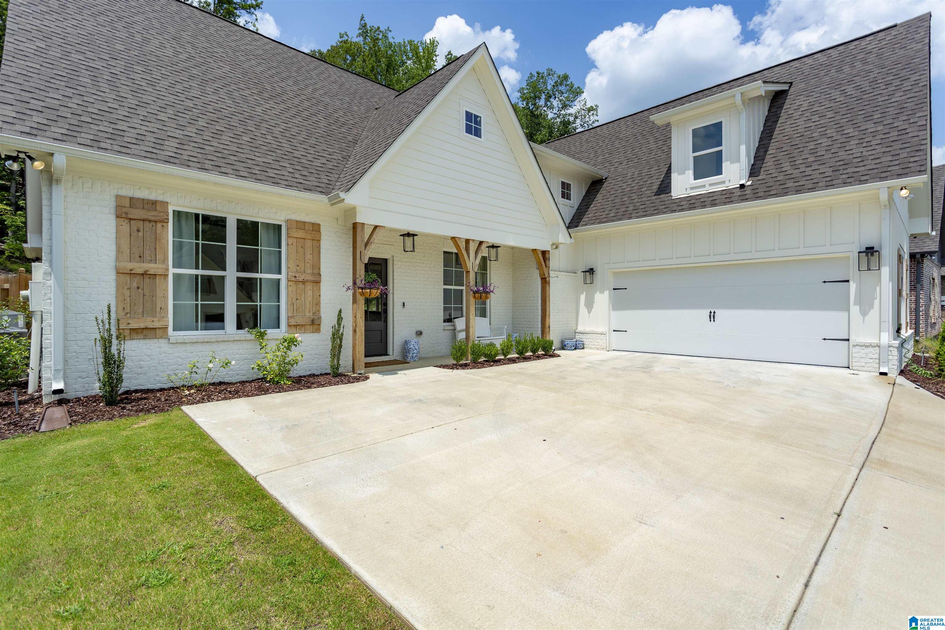 317 Kinross Circle Pelham, AL 35124 - Photo 2 of 59