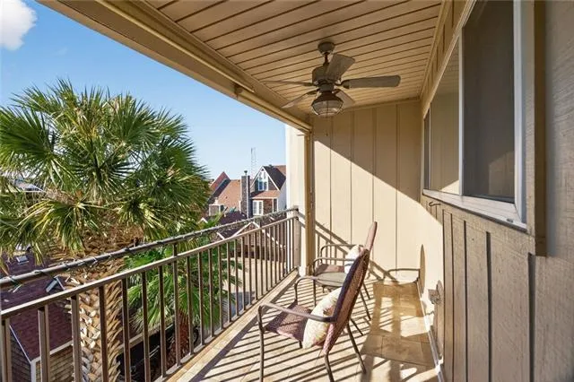 $235,000 | 500 Lake Marina Avenue, Unit 324, New Orleans, LA 70124