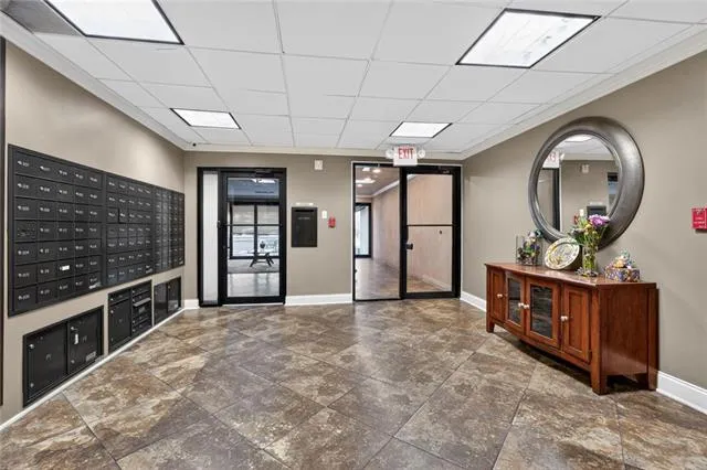 $235,000 | 500 Lake Marina Avenue, Unit 324, New Orleans, LA 70124