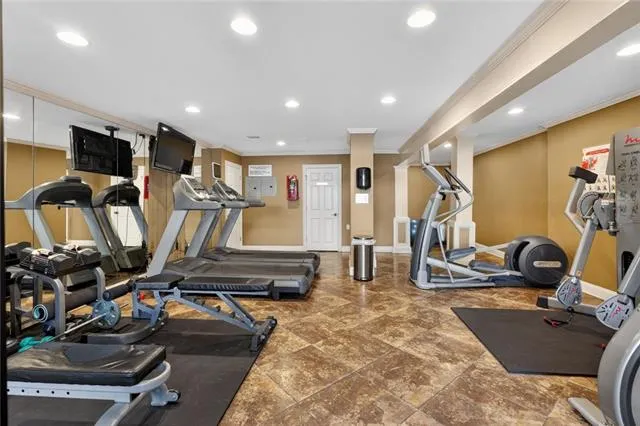 $235,000 | 500 Lake Marina Avenue, Unit 324, New Orleans, LA 70124