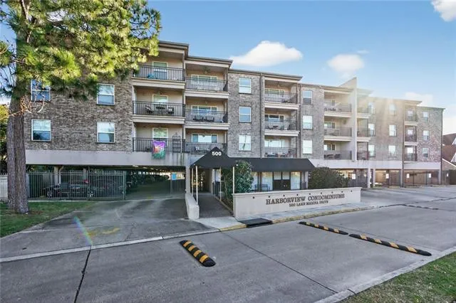 $235,000 | 500 Lake Marina Avenue, Unit 324, New Orleans, LA 70124