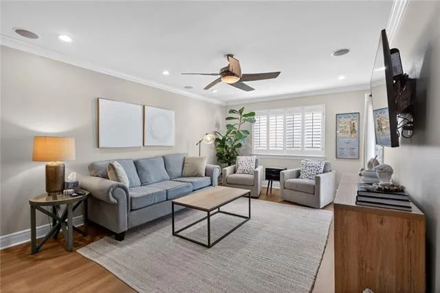 $235,000 | 500 Lake Marina Avenue, Unit 324, New Orleans, LA 70124