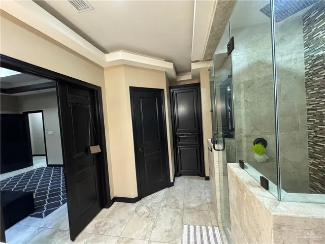 $2,600 | 2411 McLeod Avenue, Edinburg, TX 78539