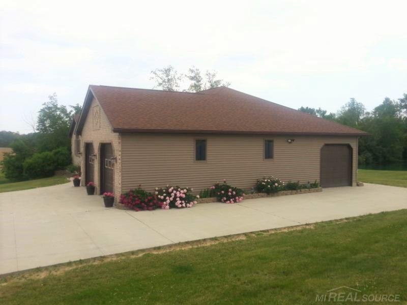 6060 Aitken Road Croswell, MI 48422 - Photo 3 of 25 Gallery Image 3