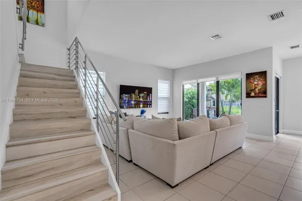 $3,950 | 3332 West 95th Terrace, Hialeah, FL 33018