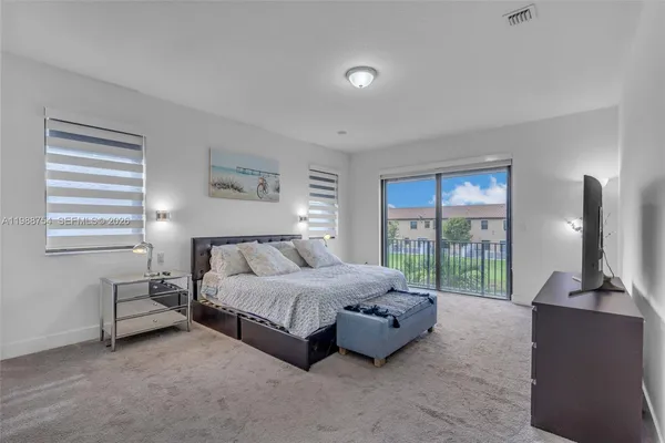 $3,950 | 3332 West 95th Terrace, Hialeah, FL 33018