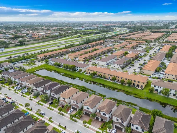 $3,950 | 3332 West 95th Terrace, Hialeah, FL 33018