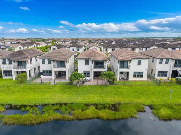 $3,950 | 3332 West 95th Terrace, Hialeah, FL 33018