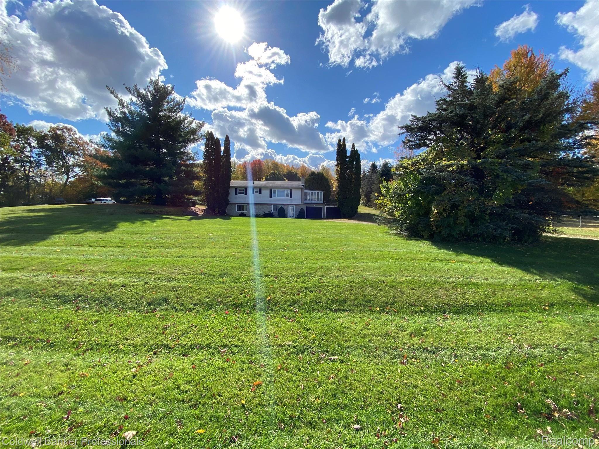155 Turrill Road Lapeer, MI 48446 - Photo 2 of 21 2374D140-8C4D-47A1-9C09-3550EA1516AA.jpeg