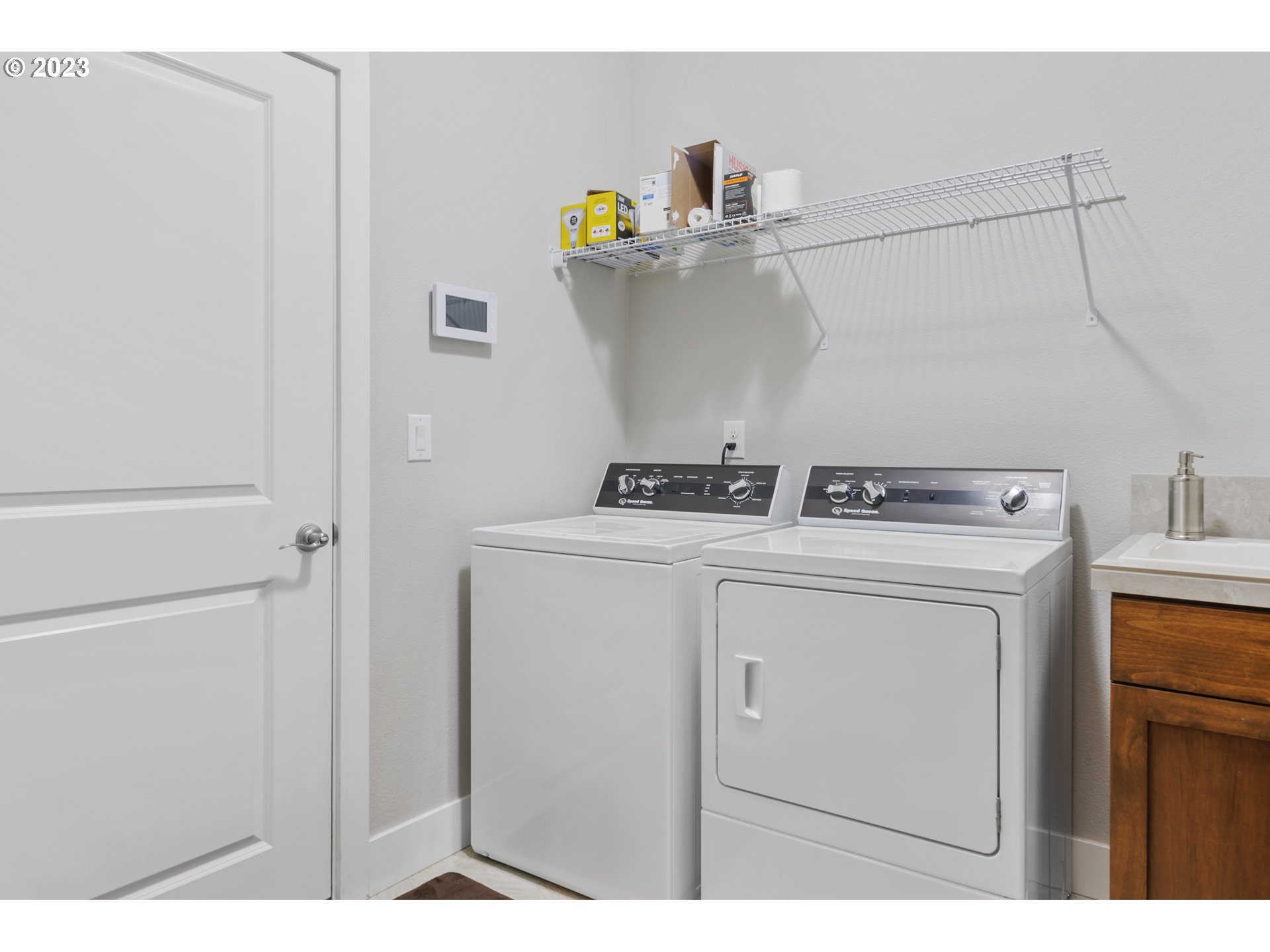 1667 South 51st Place Ridgefield, WA 98642 - Photo 15 of 34 Laundry