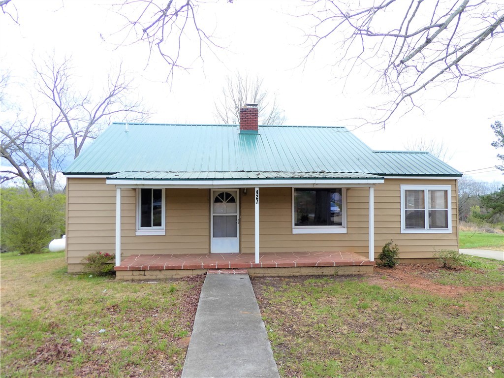 427 Friendship Road Seneca, SC 29678 - Photo 3 of 20 Gallery Image 3