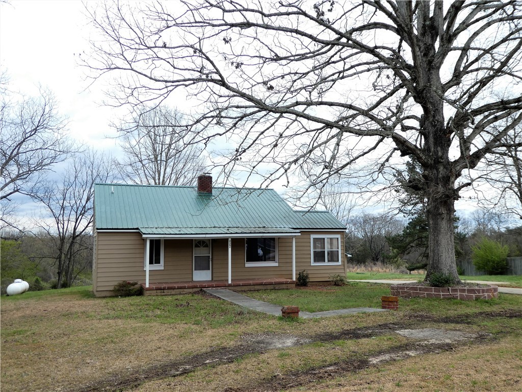 427 Friendship Road Seneca, SC 29678 - Photo 4 of 20 Gallery Image 4