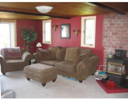 54 1/2 Griggs Road Sutton, MA 01590 - Photo 3 of 5